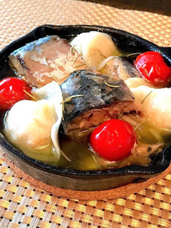 水餃子と鯖缶の簡単アヒージョ-レシピのメイン写真