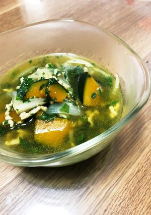 モロヘイヤと鶏ひき肉のエスニックスープ-レシピのメイン写真