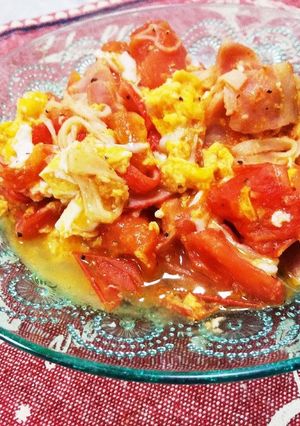簡単副菜♪トマトベーコンカニカマの卵炒め-レシピのメイン写真