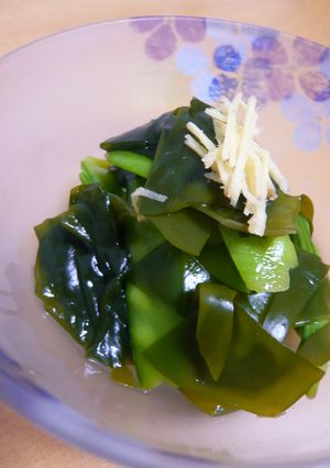 絹さやとワカメのさっと煮-レシピのメイン写真