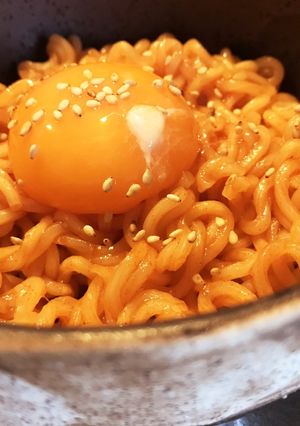 旨辛！インスタントラーメンで、アレンジ麺-レシピのメイン写真