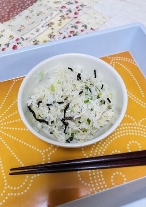 柿酢の混ぜご飯～しらすと塩昆布～-レシピのメイン写真