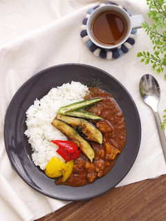 夏野菜とチキンのスパイスカレー-レシピのメイン写真