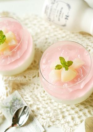 ふわとろ～♡もも缶丸ごとムースゼリー♡-レシピのメイン写真