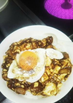 残りものカレーと豆腐で、麻婆豆腐カレー丼-レシピのメイン写真