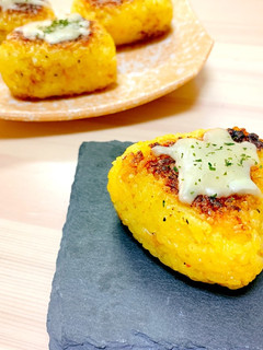 フライパンで!カレーチーズ焼きおにぎり-レシピのメイン写真