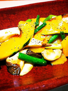かぼちゃとにんにくの茎炒め-レシピのメイン写真