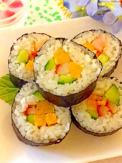 百均の型で太巻き&梅のかっぱ巻き♬-レシピのメイン写真