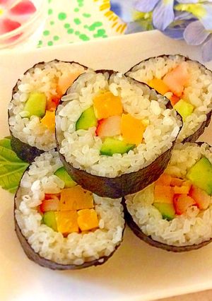 百均の型で太巻き&梅のかっぱ巻き♬-レシピのメイン写真