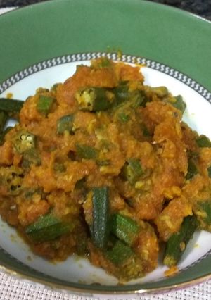 オクラと玉ネギトマトペーストの炒め物-レシピのメイン写真