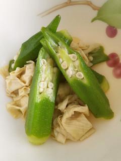 簡単♪湯葉とおくらの麺つゆ漬け-レシピのメイン写真