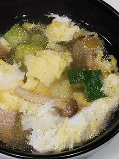 ハム、ズッキーニ、シメジ、卵の中華スープ-レシピのメイン写真