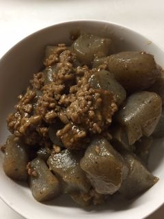 おつまみに一品。蒟蒻と合挽きの炒り煮。-レシピのメイン写真