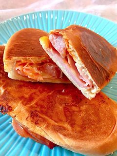 ロールパンでチーズトロトロ✨朝ごはん-レシピのメイン写真