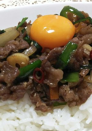 牛肉スタミナ炒めご飯(丼)～おかずにも～-レシピのメイン写真