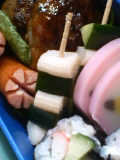 お弁当に♪きゅうりとカニかまのプチ串-レシピのメイン写真