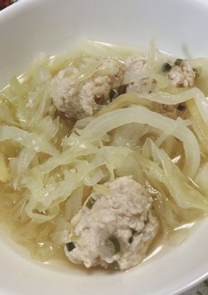 鶏団子とキャベツのコンソメスープ-レシピのメイン写真