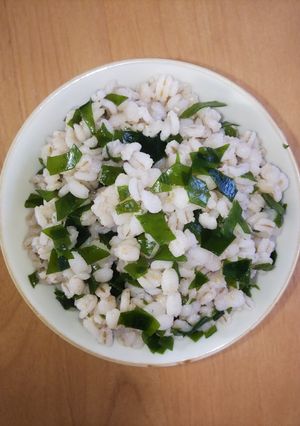 100%押し麦のわかめ混ぜ麦飯-レシピのメイン写真