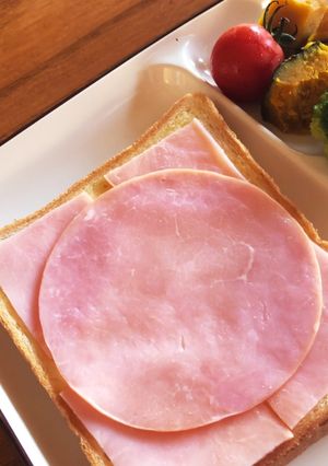 シンプルで美味しい！簡単ハム食パン-レシピのメイン写真