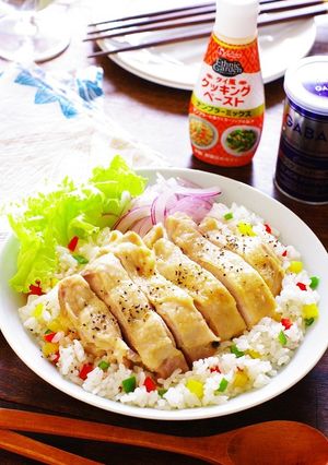 鶏ももと彩り野菜のエスニックサラダライス-レシピのメイン写真