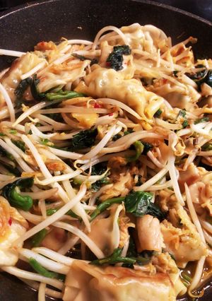 冷凍餃子でもやし豚キムチ風☆-レシピのメイン写真