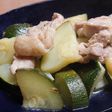 塩レモン♪鶏肉とズッキーニのあっさり炒め