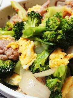 ブロッコリーと豚肉の卵ふわり炒め-レシピのメイン写真