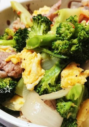 ブロッコリーと豚肉の卵ふわり炒め-レシピのメイン写真