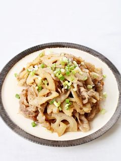 ピリッと美味しい【豚と蓮根の柚子胡椒炒め-レシピのメイン写真
