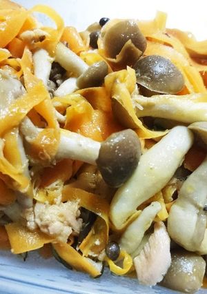 常備菜に!人参としめじとツナ炒め-レシピのメイン写真