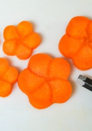 簡単飾り切り！人参のひねり梅-レシピのメイン写真