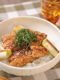 梅でまろやか♪さんまの蒲焼き丼-レシピのメイン写真