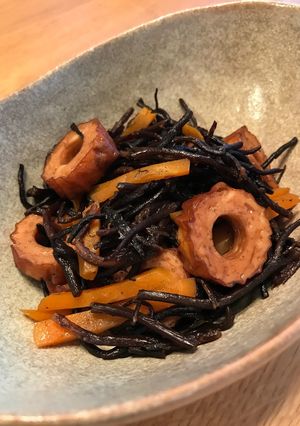 材料も作り方もシンプルなひじきの煮物-レシピのメイン写真