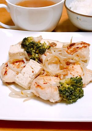鶏むねと豆腐の塩麹炒め-レシピのメイン写真