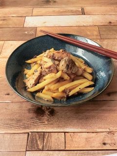 サバ缶とフライドポテトの甘辛炒め-レシピのメイン写真