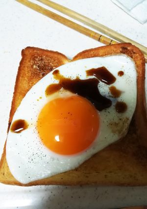【猿でも出来る！！！】目玉焼きトースト-レシピのメイン写真