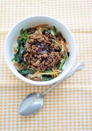 野菜たっぷり！炒め野菜で時短　ビビンバ丼-レシピのメイン写真