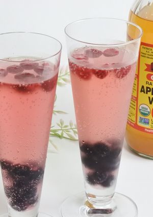 リンゴ酢とベリーのソーダ割り-レシピのメイン写真