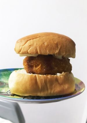 コストコディナーロールでハムカツバーガー-レシピのメイン写真