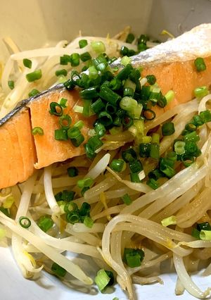 塩鮭ともやしの蒸し煮♬-レシピのメイン写真