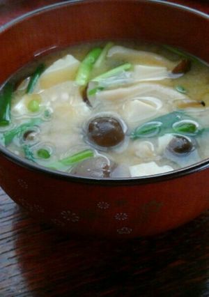 冷凍しめじのお味噌汁♪-レシピのメイン写真
