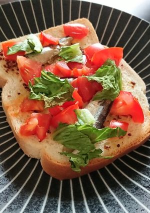 オイルサーディンとトマトの食パンアレンジ-レシピのメイン写真