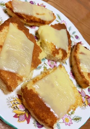 スポンジケーキの消費に☆チーズ乗せケーキ-レシピのメイン写真