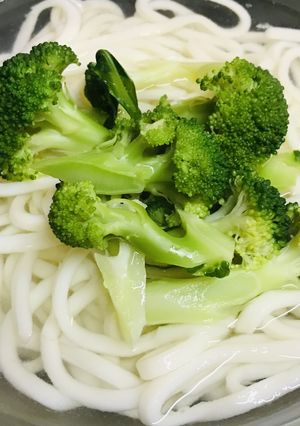 胡麻ダレ推奨●冷やしブロッコリーうどん-レシピのメイン写真