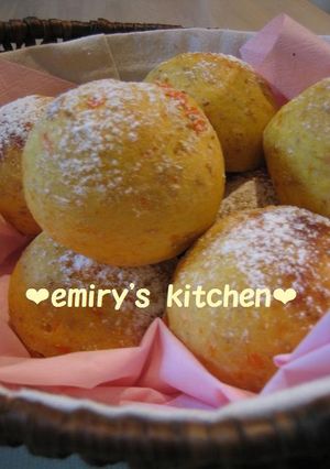 にんじんと胡麻のぱん♪-レシピのメイン写真