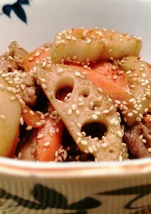 花粉症対策！れんこん人参豚肉の甘辛炒め-レシピのメイン写真