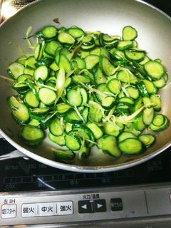 キュウリの、ささっと炒め-レシピのメイン写真