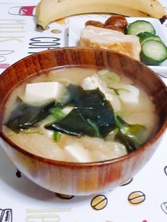 簡単♪豆腐とワカメの味噌汁-レシピのメイン写真