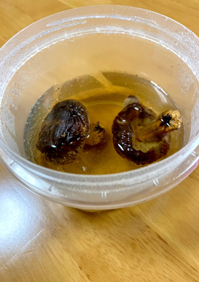 簡単！レンジで3分、干し椎茸の戻し方-レシピのメイン写真
