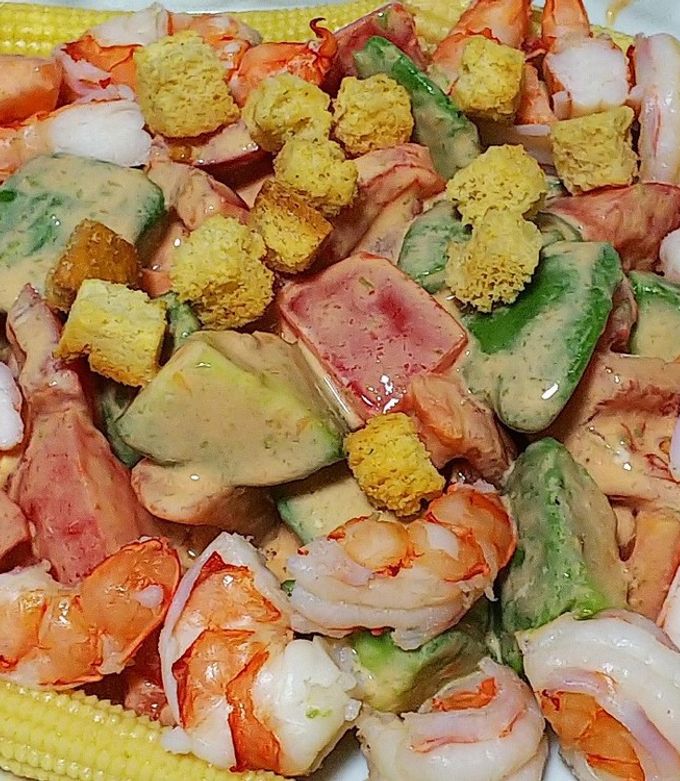 えびとアボカドのサラダ by SAKANAにいさん 【クックパッド】 簡単